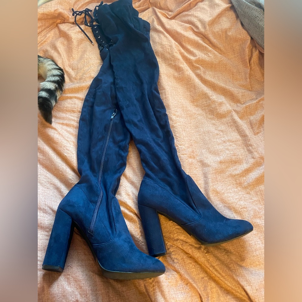 Over the knee woman’s boot size 9.5